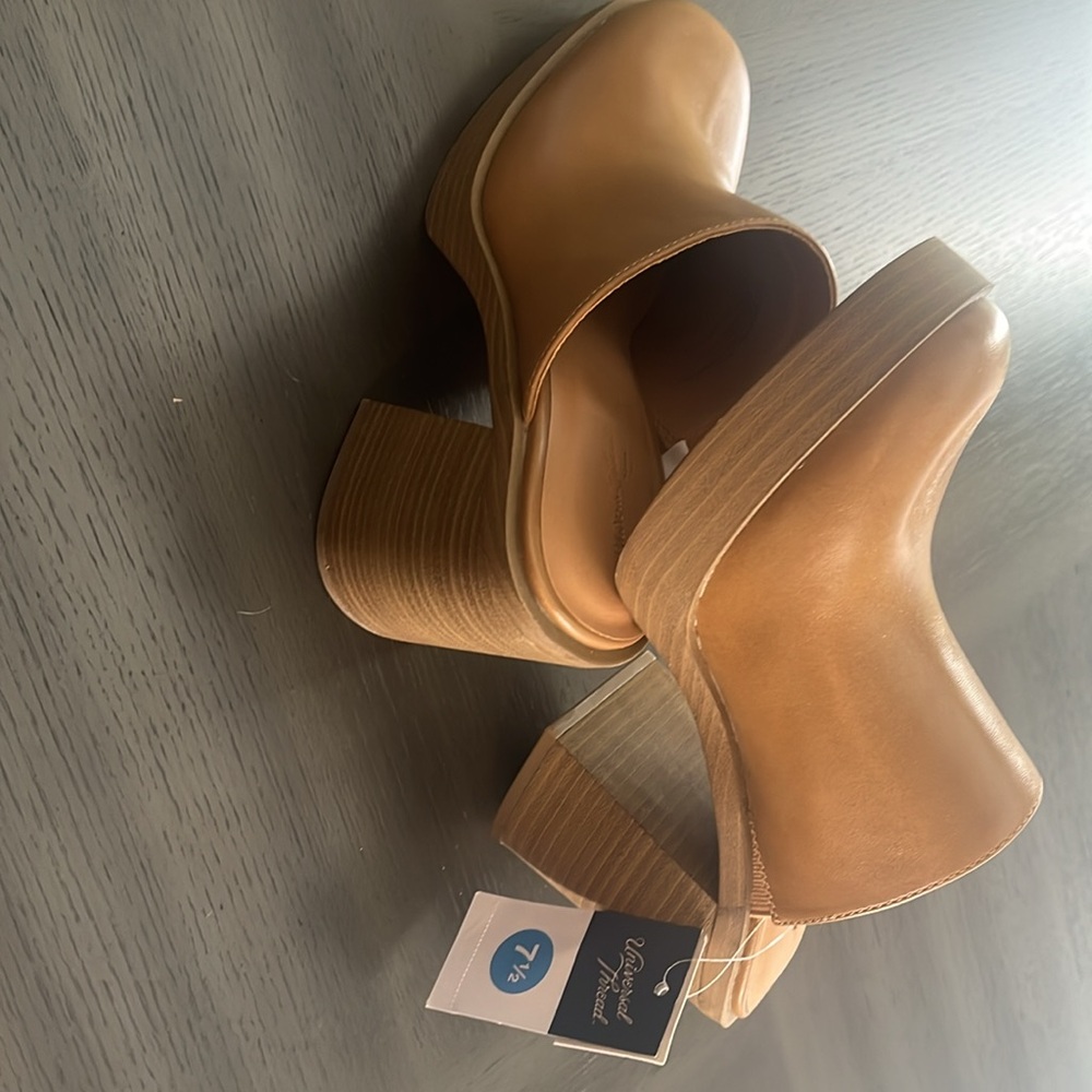 Universal Thread Tan Mules - Picture 2 of 6